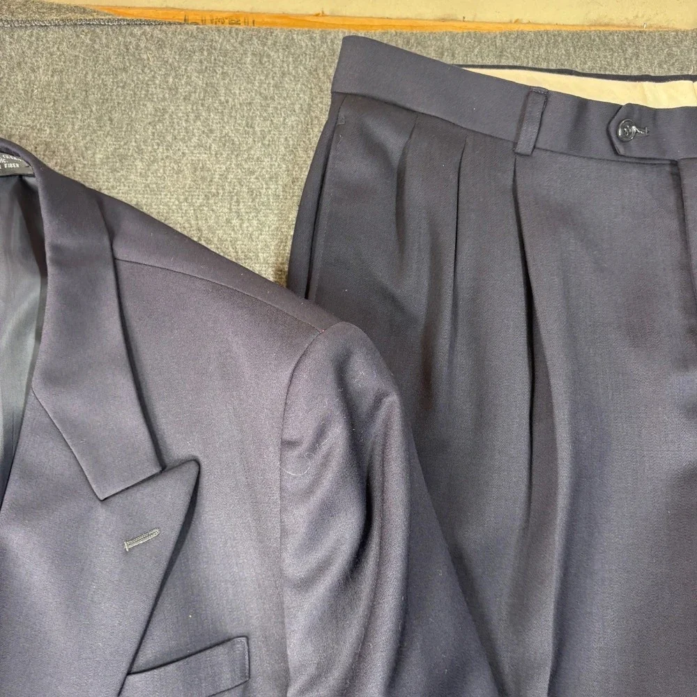 Albert Nipon Lord & Taylor Navy Blue Double Breasted Wool Suit 44R 40X30 Pleated
